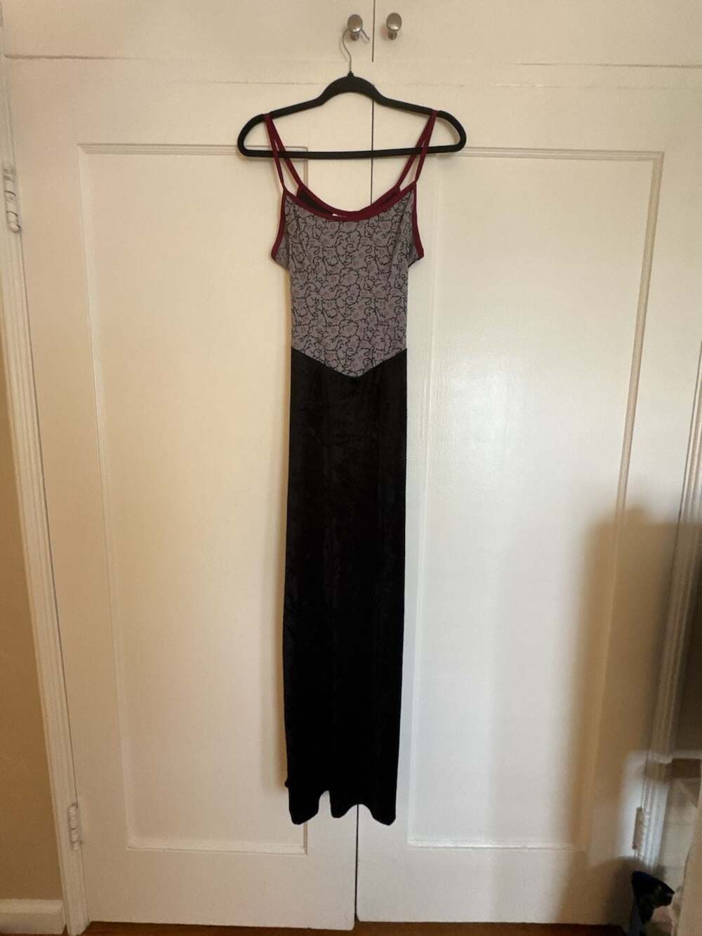 Rubie's Velvet Goth Maxi Dress Regular Black Red